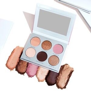 Pur On Point Wednesday Eyeshadow Palette Matte Shimmer & Metallic